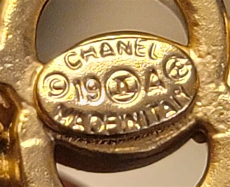 how to know if chanel jewelry is original or fake|Chanel knockoff jewelry.